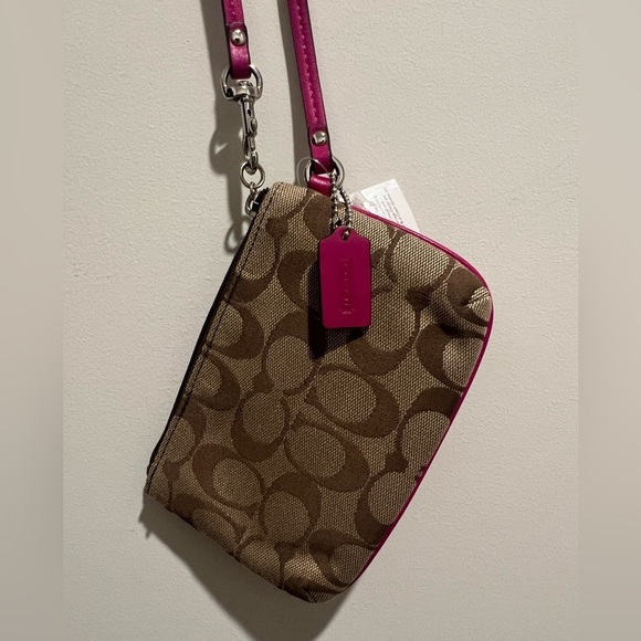 COACH Wristlet SV/Khaki/Magenta NWT